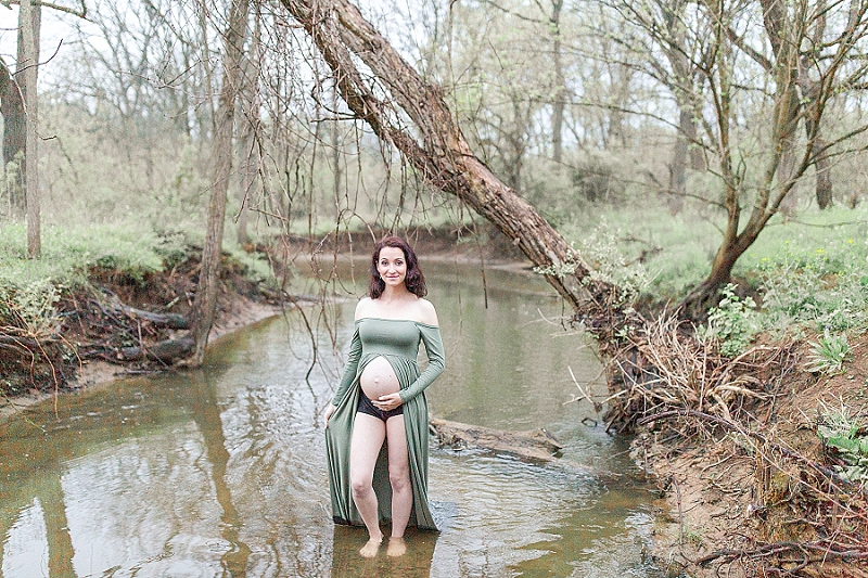 maternity portraits ebenezer bridge in a creek